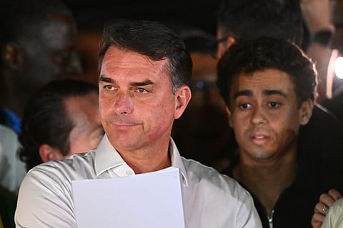 Flávio Bolsonaro viajou da Argentina para o Equador num voo privado