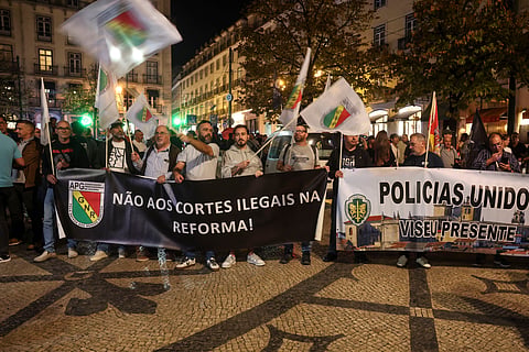 Centenas de polícias e guardas protestam em Lisboa por melhores salários
