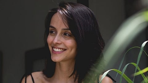 Escritora brasileira Aline Bei apresenta suas obras em três cidades portuguesas