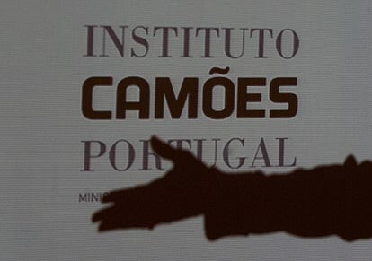 “A resposta não está debaixo da roupa”. CDS questiona MNE sobre aulas de português do Instituto Camões