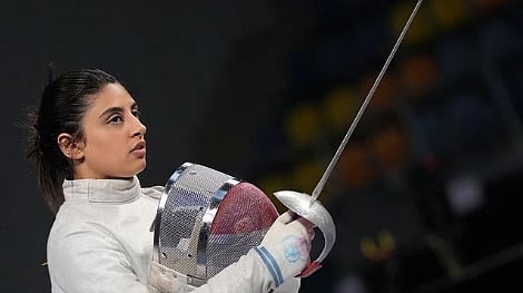 Nada Hafez competiu na esgrima em Paris.