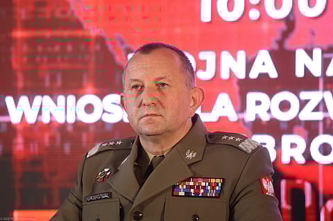 Polónia demite comandante do Estado-Maior após investigação de espionagem