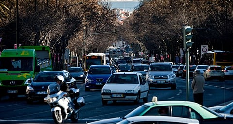 Há partículas poluentes do ar acima dos limites junto a algumas unidades de saúde de Lisboa, Porto e Coimbra
