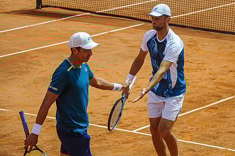 Gonzalo Escobar e o Aleksandr Nedovyesov vencem Estoril Open em pares