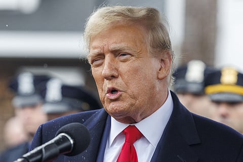 Trump comparece no funeral de polícia em Nova Iorque e ataca Biden sobre crime