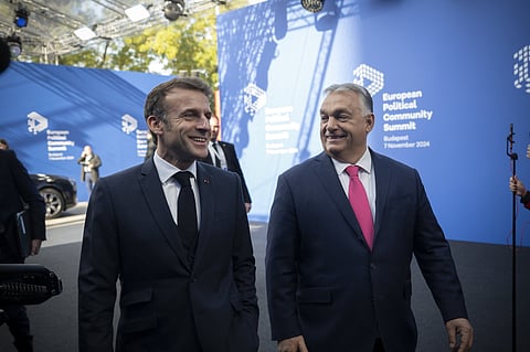 Macron foi recebido em Budapeste pelo primeiro-ministro húngaro, Viktor Orbán.