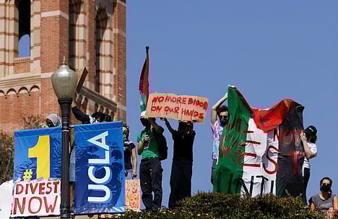 Manifestações na Universidade da Califórnia continuam apesar de confrontos