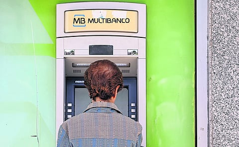 Nenhum dos grandes bancos baixa comissões aos clientes em 2024