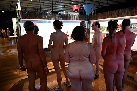 Museu em França recebe visitantes nus para descobrir os 'paraísos naturistas'