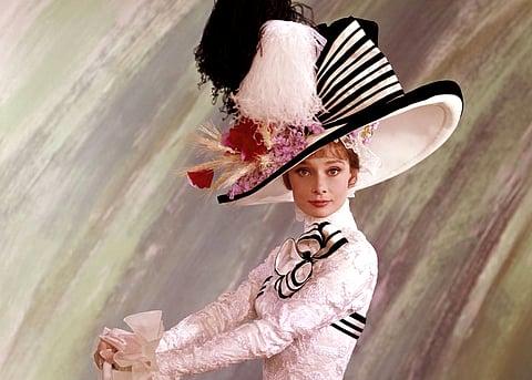 Audrey Hepburn vestida por Cecil Beaton, ou a sofisticação de Hollywood