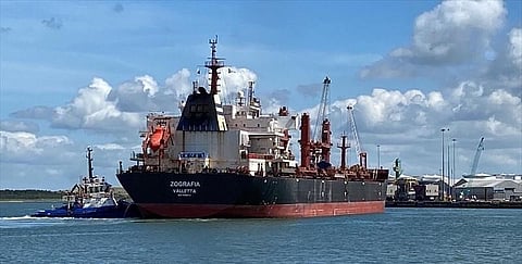 Huthis reivindicam ataque a navio grego ao largo do Iémen