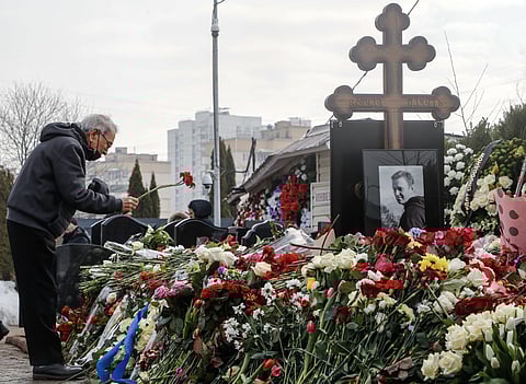 Milhares de pessoas desafiaram as autoridades para se despedir de Alexei Navalny.