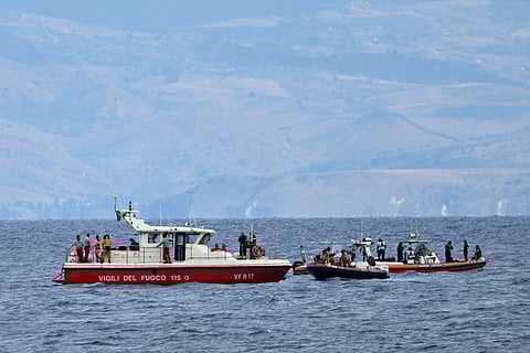 Encontrados cinco corpos no iate que naufragou na Sicília