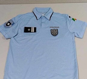 Uniforme apreendido com o falso polícia.
