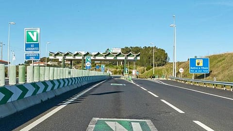 Lei que reduz coimas das portagens continua por aplicar nas multas antigas