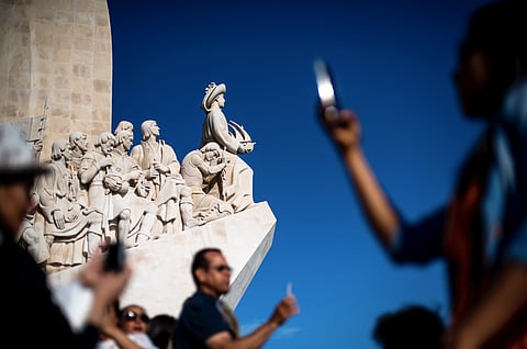 O telemóvel é fundamental, pois é através dele que se recebem os desafios para viver a experiência, seja em Lisboa ou no Porto.