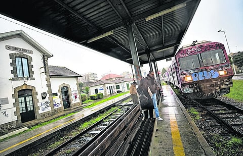 Estação de Santa Maria da Feira da Linha do Vouga, que, concluída a renovação, ligará Aveiro a Espinho.