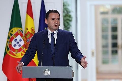 Montenegro diz não governar para telejornais e recusa comentar polémica do IRS em Madrid