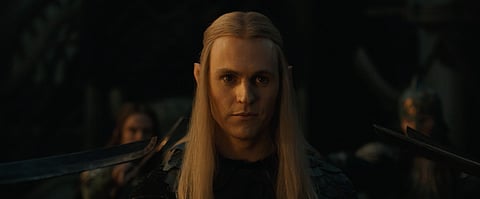 Esta será a temporada de Sauron (Charlie Vickers).
