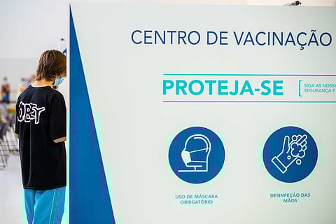 Covid-19: Cinco anos depois é "mais um vírus", mas OMS continua alerta