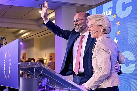 Manfred Weber, presidente do PPE, maior grupo político europeu, junto da compatriota Ursula von der Leyen.