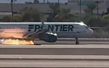 Veja o vídeo. Avião incendeia-se por momentos ao aterrar em Las Vegas