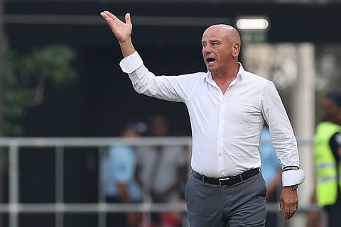 José Mota não resistiu à derrota caseira do Farense frente ao Arouca.