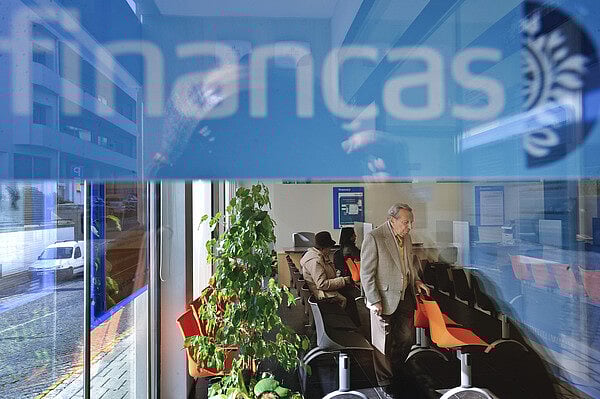 Cascais mayor demands Government reopen Carcavelos tax office