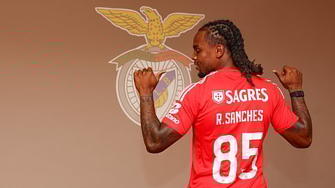 Benfica oficializa regresso de Renato Sanches