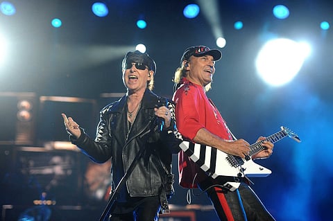 A banda americana, prestes a completar 60 anos de estrada, começou a apresentação com Coming Home.