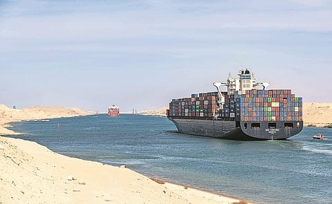 Substituir o Canal de Suez pelo Cabo da Boa Esperança representa mais 20 dias de viagem.