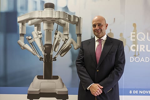 Hugo Pinto Marques comandou o daVinci durante toda a cirurgia.