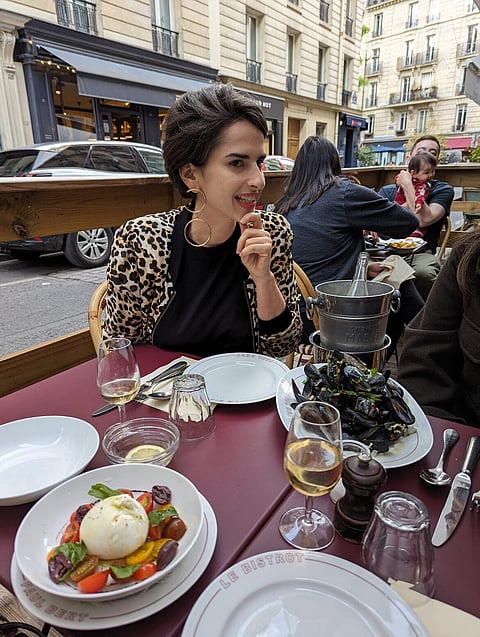 Inês Gonçalves está em Paris. É gestora de projetos no Banco de Desenvolvimento do Conselho da Europa. Fora de Portugal obteve as oportunidades de que precisava.