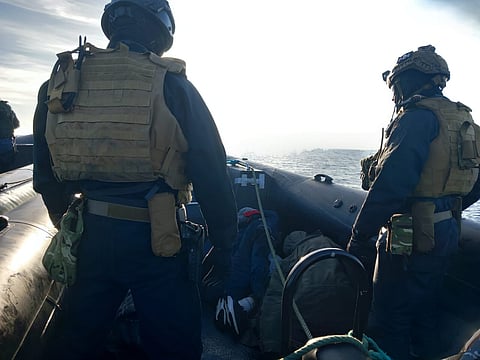 Autoridade Marítima e Marinha apreendem embarcação em ação de combate ao narcotráfico