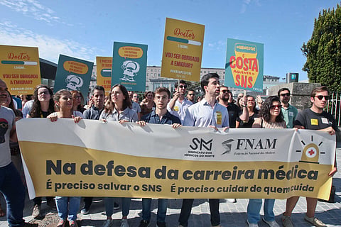 OE2025. FNAM lamenta falta de medidas para atrair e manter profissionais no SNS e ameaça endurecer luta