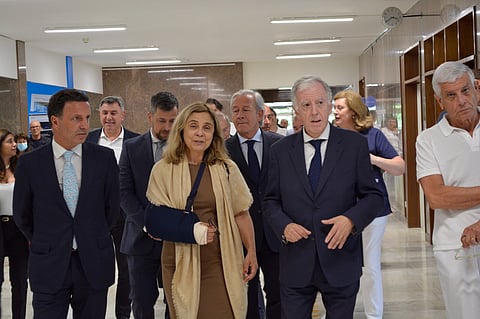 Minsitra Ana Paula Martins e Provedora da Misericórdia, António Tavares, assinaram protocolo em junho.