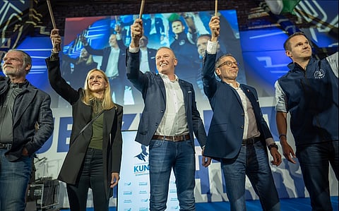 Marco Kunasek (ao centro) fez uma campanha focada na luta contra a imigração e a defesa dos automobilistas.