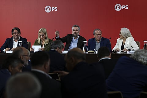 Pedro Nuno diz que negociar o OE permitiu diminuir dano que Governo ia impor ao país. Viabilização pela abstenção aprovada por unanimidade