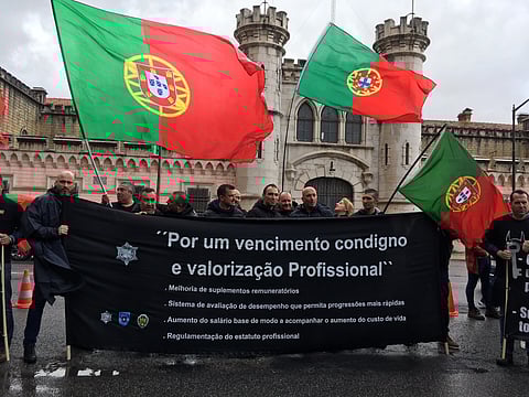 Protesto frente ao EPL, em Lisboa.