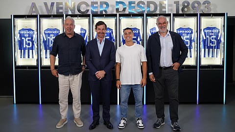 Médio Vasco Sousa renova com FC Porto por mais duas temporadas