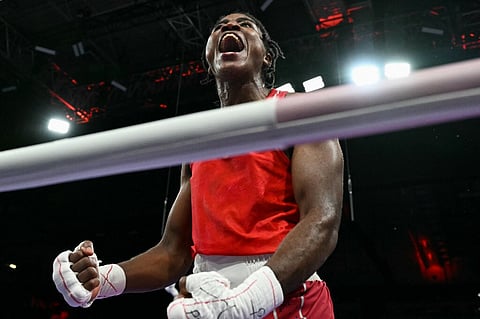 Pugilista Cindy Ngamba garante primeira medalha da história para refugiados