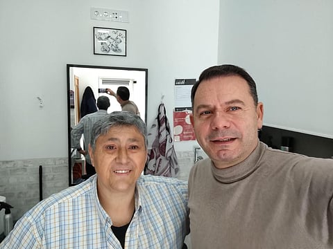 Luís Montenegro aproveitou o dia de reflexão, no sábado, para cortar o cabelo.