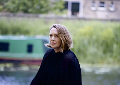 Paula Hawkins veio a Braga apresentar o seu novo thriller psicológico, onde surpreende com um registo mais elaborado.