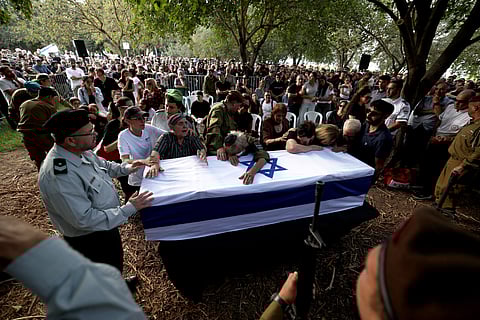 Funeral de um dos soldados mortos.