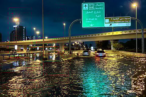 Maiores chuvas em 75 anos lançam o caos no Dubai