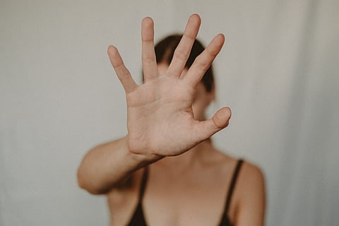 Amnistia destaca violência de género e contra migrantes e habitação em Portugal
