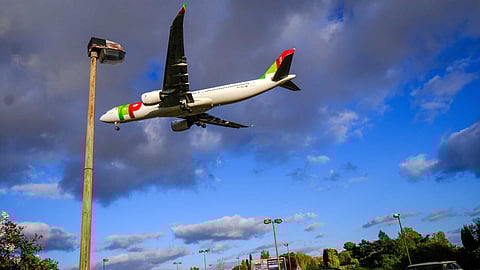 Incêndio no aeroporto de Lisboa desviou pelo menos sete voos. Operação já retomou a normalidade