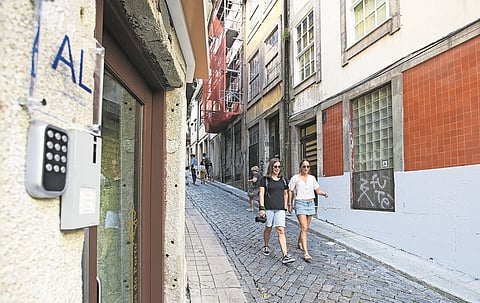 PS propõe suspensão de novas licenças e alteração das regras do AL em Lisboa