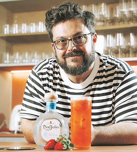 Se pudesse, o 'bartender', membro da World Class Portugal e reserve brand embassador da Diageo no nosso país, ia fazer 'cocktails' para os Incas, Cleópatra ou Júlio César.