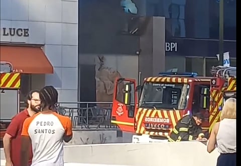 Extinto o incêndio que deflagrou no Amoreiras Plaza